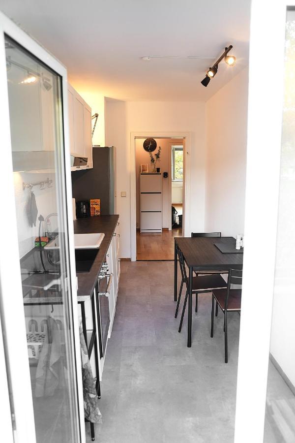 N2 Centrally Located 3-Room Apartment With Balcony Or Individual Rooms Karlsruhe Eksteriør bilde