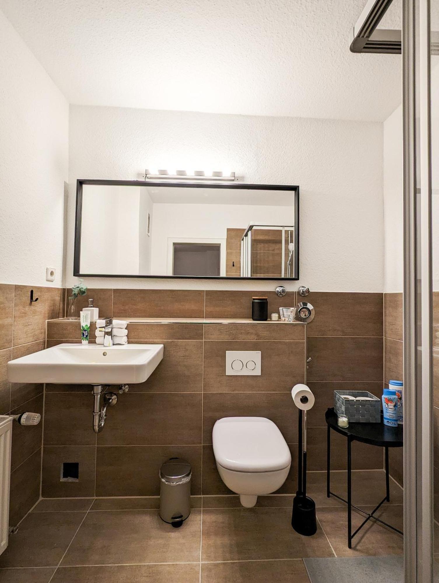 N2 Centrally Located 3-Room Apartment With Balcony Or Individual Rooms Karlsruhe Eksteriør bilde